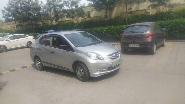 https://images10.gaadi.com/usedcar_image/3401263/original/VCC_IMG_1679204695705_1715465_334_1679204975_1fd806d1-c833-41a3-8595-f211c313a1ff.jpg?imwidth=6401