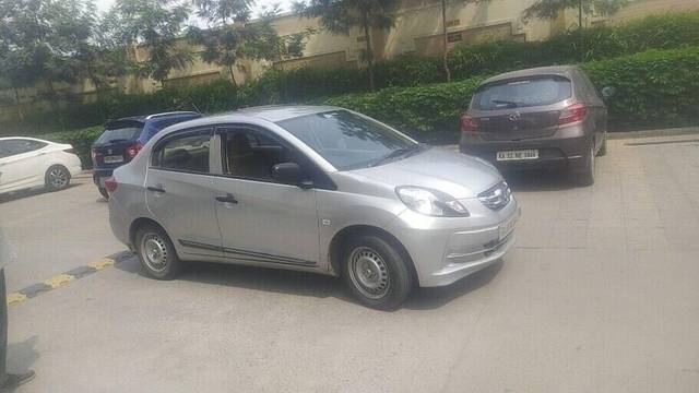 https://images10.gaadi.com/usedcar_image/3401263/original/VCC_IMG_1679204697939_1715465_333_1679204972_1fd806d1-c833-41a3-8595-f211c313a1ff.jpg?imwidth=6402