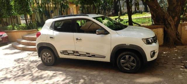 https://images10.gaadi.com/usedcar_image/3401277/original/VCC_IMG_1679208399438_1715529_333_1679208846_3e611931-df05-4382-b73d-45d96446b363_a3afa70a-5b63-4d1c-887a-99388783bd70.jpg?imwidth=6402