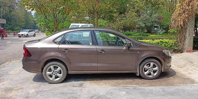 https://images10.gaadi.com/usedcar_image/3401285/original/VCC_IMG_1679207131587_1715478_97_1679207267_e95fb845-b937-4a4c-b359-d826efca3b4c.jpg?imwidth=6402