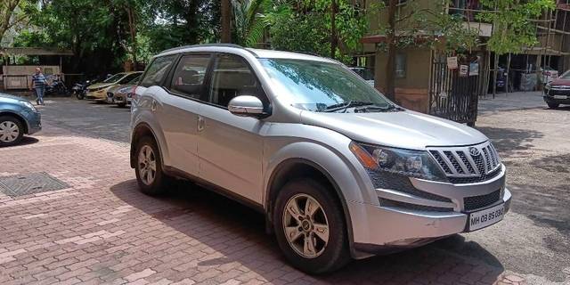 https://images10.gaadi.com/usedcar_image/3401292/original/VCC_IMG_1679209113318_1715533_334_1679209583_7b58dd14-7dd5-4e1d-a75b-df6a46dab741.jpg?imwidth=6401