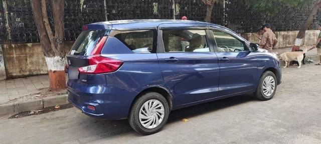 https://images10.gaadi.com/usedcar_image/3401324/original/VCC_1715768_126_1679256513_ff7fe1a4-dfe6-4632-b891-7a16c3a73630.jpg?imwidth=6402