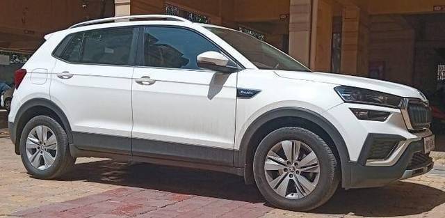 https://images10.gaadi.com/usedcar_image/3401513/original/zz1_crop_img_6486faa54a335_1686567589.jpg?imwidth=6401
