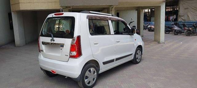https://images10.gaadi.com/usedcar_image/3401566/original/VCC_1715570_126_1679284214_c7db81c9-c36c-488d-932f-0a5079c79db8_a34b65d8-8199-42e2-bcb4-bd743663f5bc.jpg?imwidth=6402