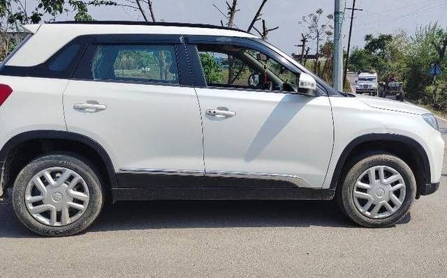 https://images10.gaadi.com/usedcar_image/3401573/original/VCC_IMG_1679212782590_1715592_97_1679213115_8e115a0e-9bfc-4ab8-8cc3-de2c33299a39.jpg?imwidth=6402