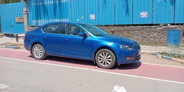 https://images10.gaadi.com/usedcar_image/3402430/original/VCC_IMG_1679295236223_1715992_333_1679296203_2bf3d824-e458-42d6-acc1-7c7714b3961c_d9ca740a-aad6-44b7-bbce-4a1e09dbab49.jpg?imwidth=6402