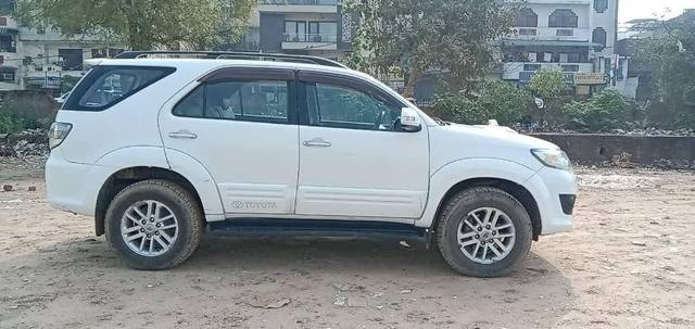 https://images10.gaadi.com/usedcar_image/3403316/original/VCC_IMG_1679372357252_1716433_97_1679372713_ba9c53f1-71f3-4b38-a961-9ae5c243e334_dea86634-cd67-4db7-bbd9-6bc3cc30cf62.jpg?imwidth=6402