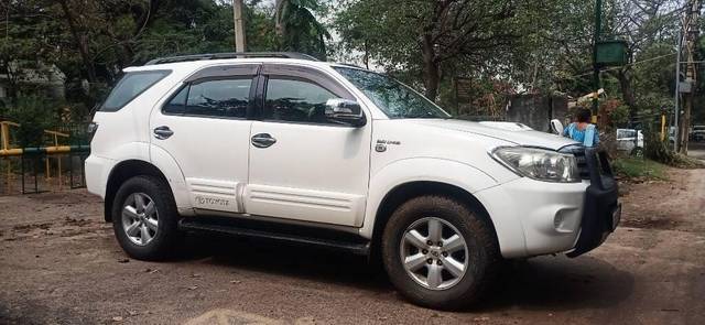 https://images10.gaadi.com/usedcar_image/3403469/original/VCC_IMG_1679378984675_1716531_333_1679379219_6b13d36a-2e2c-4c5c-afae-ee5c68225b15_c4b05108-46cb-4015-a5bc-c09b5a7e88dd.jpg?imwidth=6402