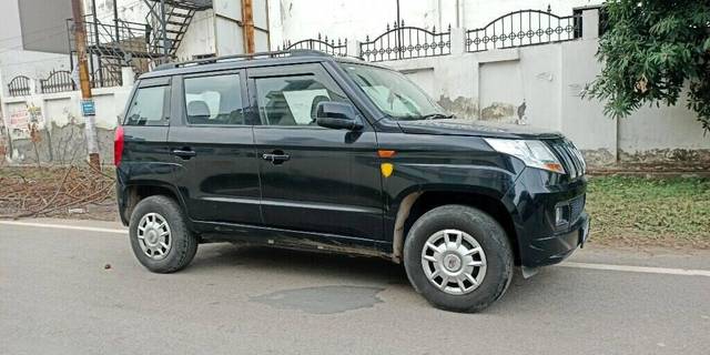 https://images10.gaadi.com/usedcar_image/3403561/original/VCC_IMG_1679385140509_1716580_333_1679385612_001ec0e1-a560-4972-ac69-cf9beaf03633.jpg?imwidth=6402