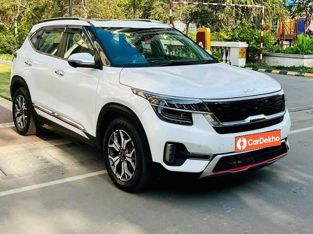 https://images10.gaadi.com/usedcar_image/3403931/original/zz1_crop_img_641d4bbb79424_1679641531_2348a091-15c1-4ad5-bc1f-b210db656b87.jpg?imwidth=6400