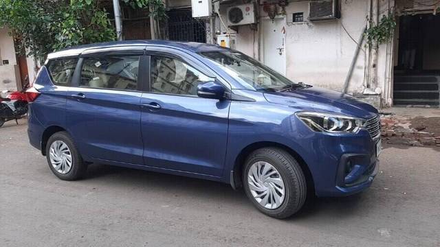 https://images10.gaadi.com/usedcar_image/3404150/original/VCC_IMG_1679459242021_1716990_333_1679459679_a0110f07-d36f-4e82-9fdb-70b5dc49a525.jpg?imwidth=6402