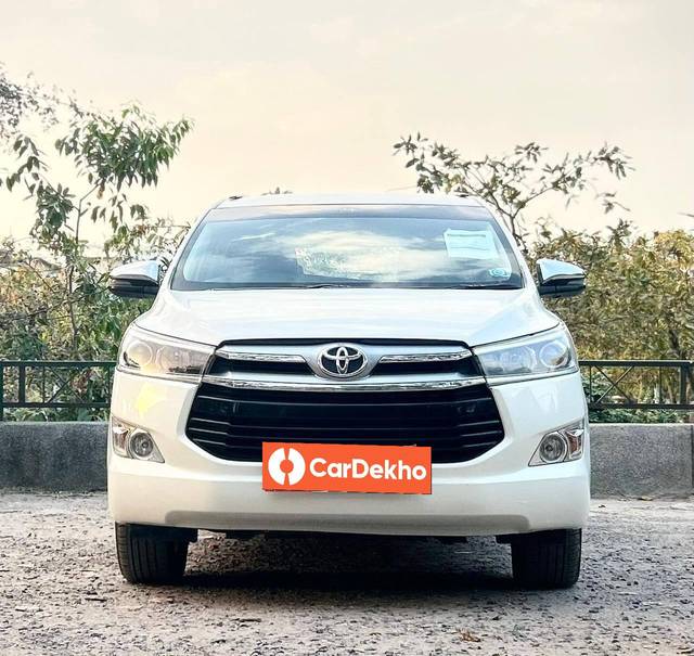 https://images10.gaadi.com/usedcar_image/3404967/original/used_car_2734165_1681649383_85e4a359-aa13-4d4e-9ce4-a4155b07658e_b9198647-0f98-4610-a59e-dbb8d7c32564.jpg?imwidth=6400