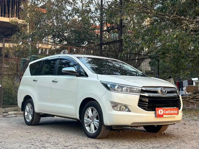 https://images10.gaadi.com/usedcar_image/3404967/original/used_car_2734165_1681649385_85e4a359-aa13-4d4e-9ce4-a4155b07658e_b9198647-0f98-4610-a59e-dbb8d7c32564.jpg?imwidth=6401