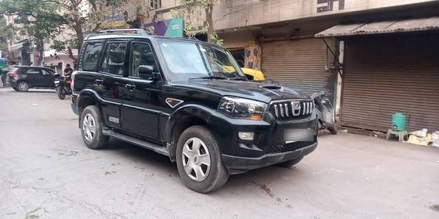 https://images10.gaadi.com/usedcar_image/3405487/original/VCC_1717382_116_1679566518_d8dc82e5-616c-4d86-ad2d-c6a849e1d0c2.jpg?imwidth=6400