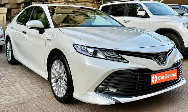 https://images10.gaadi.com/usedcar_image/3405547/original/used_car_2734706_1679722408_4f483ba3-96da-4abc-9bca-70d6f516110b.jpg?imwidth=6400