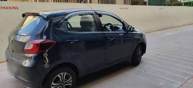https://images10.gaadi.com/usedcar_image/3405867/original/VCC_1717505_331_1679631379_965795b7-5deb-4f70-abaf-60940aef8c32_3ba036f0-fd72-4dd2-a438-a5c7b25816de.jpg?imwidth=6402