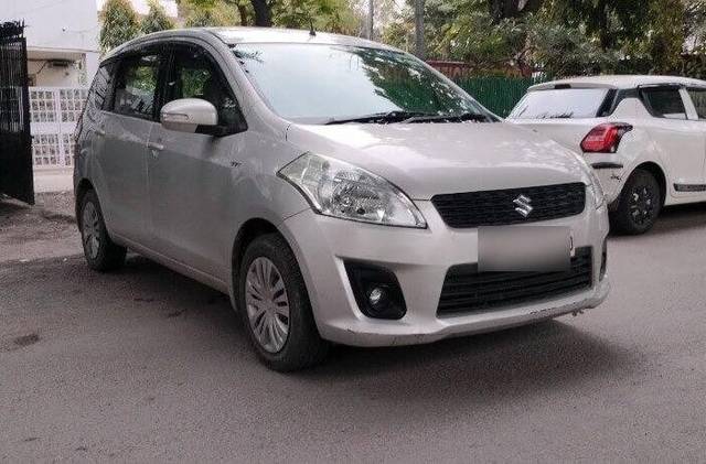 https://images10.gaadi.com/usedcar_image/3406615/original/VCC_1718411_116_1679725745_93c10ecd-a5a9-4f58-bca3-6ee7ac90e25d.jpg?imwidth=6400