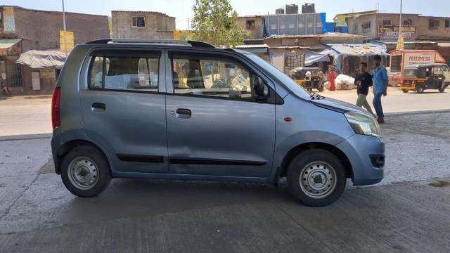 https://images10.gaadi.com/usedcar_image/3407047/original/VCC_IMG_1679729554145_1718721_97_1679730036_9e4ba1f1-6a32-4ee1-9159-aca54144e7ec.jpg?imwidth=6402
