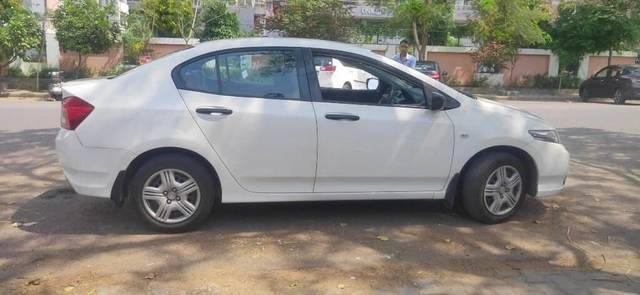 https://images10.gaadi.com/usedcar_image/3408481/original/VCC_IMG_1679816686508_1719240_97_1679816744_7c31605c-56db-45f5-97b0-cf80e6090f0c_c9df6ce4-8ed7-4ef3-8bac-96c43ca68a3a.jpg?imwidth=6401