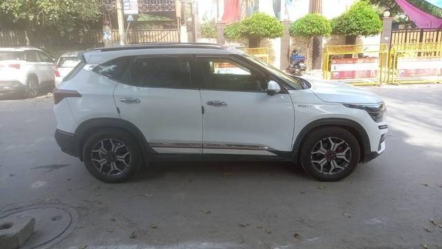 https://images10.gaadi.com/usedcar_image/3408679/original/VCC_IMG_1679823371401_1719324_97_1679824032_f1c48af9-44b8-441b-9dd9-4c6d5877bda6.jpg?imwidth=6402