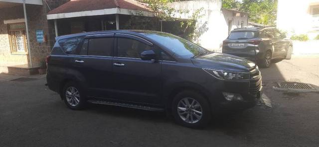https://images10.gaadi.com/usedcar_image/3408682/original/VCC_IMG_1679827758633_1719353_333_1679828306_05f4cfe4-f7b3-41fb-bf53-3f2b1dbd31b2.jpg?imwidth=6401