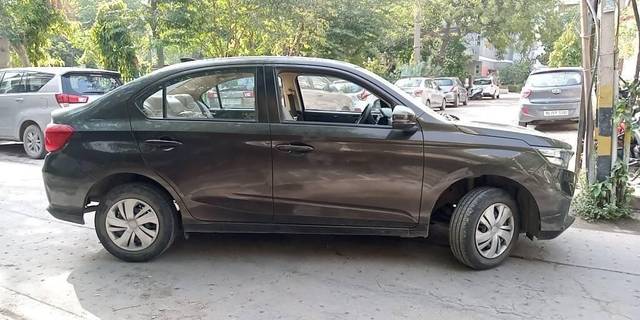 https://images10.gaadi.com/usedcar_image/3408784/original/VCC_IMG_1679825826552_1719348_97_1679826112_df2c60f1-3b31-4452-b328-7592da8c5aee_07682648-6bd3-4019-b306-56126cb757a7.jpg?imwidth=6402