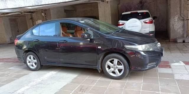 https://images10.gaadi.com/usedcar_image/3409007/original/VCC_IMG_1679890347394_1719420_333_1679890863_30884806-a52b-4e07-9281-84c84d207ff6_02094021-3803-485b-8409-fd6bf8bad098.jpg?imwidth=6401
