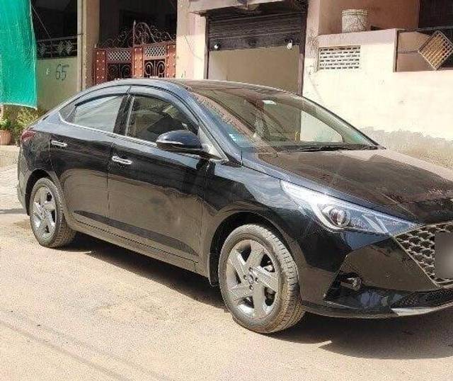 https://images10.gaadi.com/usedcar_image/3409382/original/VCC_1719565_116_1679905275_a94e7b85-e9fc-44f9-a52f-6c071919822d_29664a1e-5c6e-44b8-be21-461e10d8481f.jpg?imwidth=6401