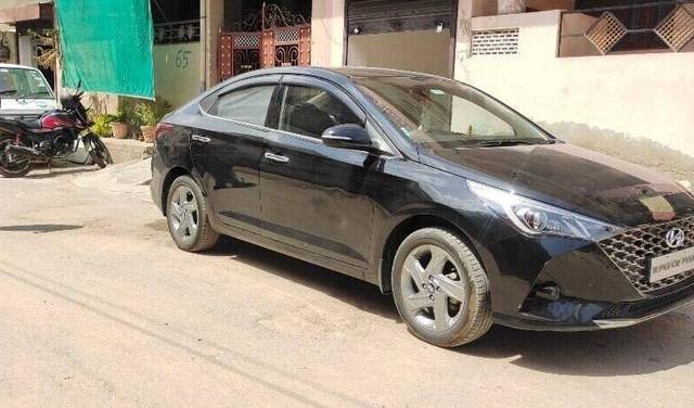 https://images10.gaadi.com/usedcar_image/3409382/original/VCC_IMG_1679903910546_1719565_334_1679904345_a94e7b85-e9fc-44f9-a52f-6c071919822d_29664a1e-5c6e-44b8-be21-461e10d8481f.jpg?imwidth=6400