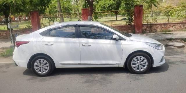 https://images10.gaadi.com/usedcar_image/3409431/original/VCC_IMG_1679899962788_1719516_97_1679900662_e14fb765-6527-44c4-875f-e80666434278.jpg?imwidth=6401
