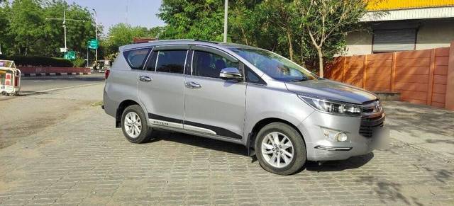 https://images10.gaadi.com/usedcar_image/3409592/original/VCC_1719679_333_1679917598_d6c9c037-d701-452e-9fea-aa1b3e7887e0.jpg?imwidth=6401