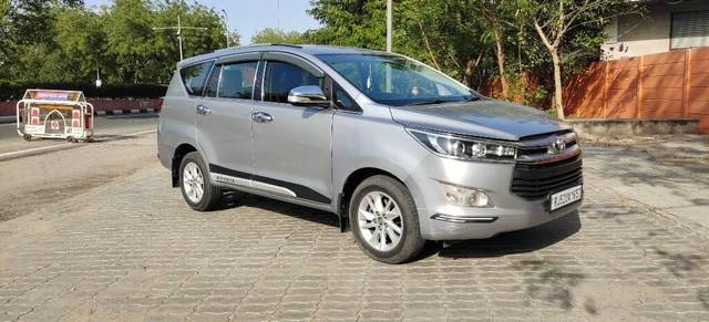 https://images10.gaadi.com/usedcar_image/3409592/original/VCC_IMG_1679914188375_1719679_116_1679914583_d6c9c037-d701-452e-9fea-aa1b3e7887e0.jpg?imwidth=6400