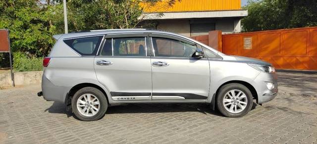 https://images10.gaadi.com/usedcar_image/3409592/original/VCC_IMG_1679914203569_1719679_97_1679914588_d6c9c037-d701-452e-9fea-aa1b3e7887e0.jpg?imwidth=6402