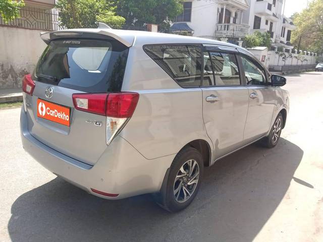 https://images10.gaadi.com/usedcar_image/3409674/original/used_car_2738689_1680032529_5475cd45-fb6b-4ac1-af4a-916a0db1f4a5.jpg?imwidth=6401