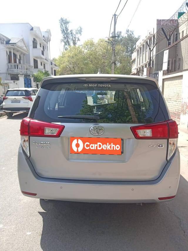 https://images10.gaadi.com/usedcar_image/3409674/original/used_car_2738689_1680032532_5475cd45-fb6b-4ac1-af4a-916a0db1f4a5.jpg?imwidth=6402