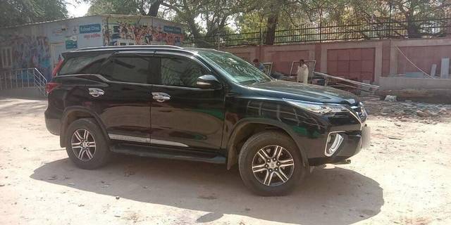 https://images10.gaadi.com/usedcar_image/3409886/original/VCC_1719869_333_1679984500_22063c4d-1b59-4f80-aeac-caecdca2dfb0_c0ec01e4-7ad3-406f-aa15-7f5b17bc921c.jpg?imwidth=6401