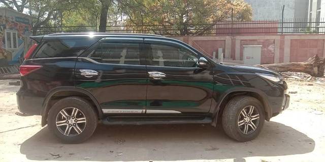 https://images10.gaadi.com/usedcar_image/3409886/original/VCC_IMG_1679981718216_1719869_97_1679982195_22063c4d-1b59-4f80-aeac-caecdca2dfb0_c0ec01e4-7ad3-406f-aa15-7f5b17bc921c.jpg?imwidth=6402