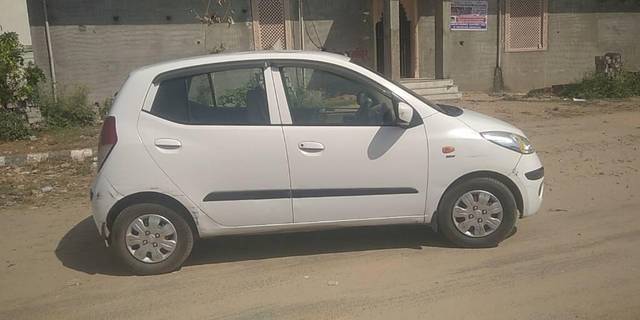 https://images10.gaadi.com/usedcar_image/3409905/original/VCC_IMG_1679979289550_1719815_97_1679979374_8dfbe5b2-a074-4f6b-9fe9-48d919d3b43b.jpg?imwidth=6402