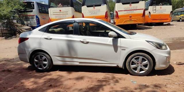 https://images10.gaadi.com/usedcar_image/3410177/original/VCC_IMG_1679985249925_1719903_97_1679985317_f9cdc8d2-79e5-4732-bf3f-80a808b29346.jpg?imwidth=6402