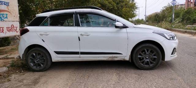 https://images10.gaadi.com/usedcar_image/3411103/original/VCC_IMG_1680071850336_1720332_97_1680072357_54cd91c5-0b2d-4e46-91df-fa1b0a01b944_6956f131-6847-43a2-b2df-0b58c65d9bdd.jpg?imwidth=6401
