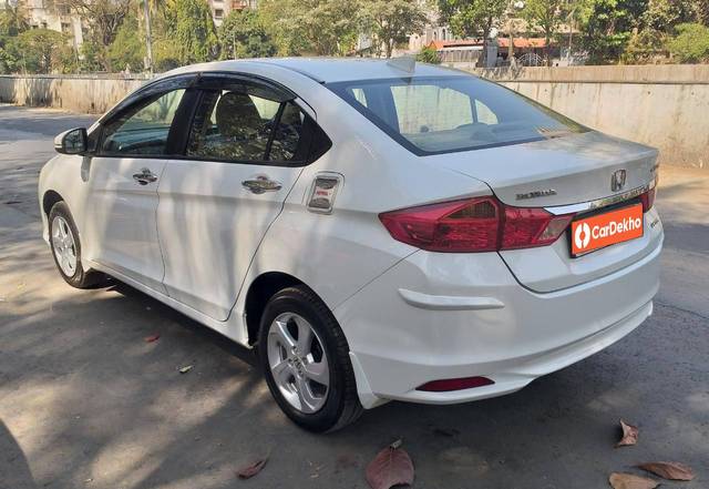 https://images10.gaadi.com/usedcar_image/3411184/original/used_car_2740008_1680174890_0fe9adf0-5ddc-4051-985b-431221679b68.jpg?imwidth=6401