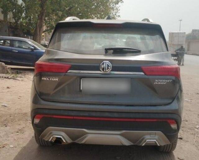 https://images10.gaadi.com/usedcar_image/3411284/original/VCC_1720290_96_1680071905_4a144996-e376-486c-8fae-c08e4bf7bae9.jpg?imwidth=6402