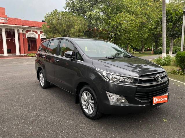https://images10.gaadi.com/usedcar_image/3412728/original/used_car_2741450_1680266613_d39edce7-f4ac-4549-9233-ec30a8f62850.jpg?imwidth=6400