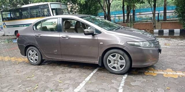 https://images10.gaadi.com/usedcar_image/3413175/original/VCC_IMG_1680239114637_1721036_333_1680239341_f5f291c6-5cb2-4ca9-8df5-343759953b0b_39f06ff5-f04f-43d4-8cfe-e4315c853916.jpg?imwidth=6402