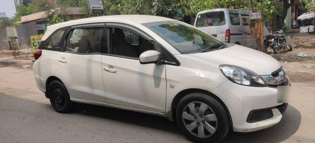 https://images10.gaadi.com/usedcar_image/3413862/original/VCC_1721109_333_1680254125_2868b34e-9840-4ac3-a869-0a68c4acab17_a34ea156-d288-43d8-8f6b-8f6c33008eb3.jpg?imwidth=6402
