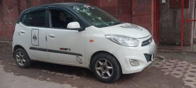 https://images10.gaadi.com/usedcar_image/3414447/original/VCC_1721234_334_1680265072_27ed947c-4067-4762-890f-1b5ac606f1fa.jpg?imwidth=6401