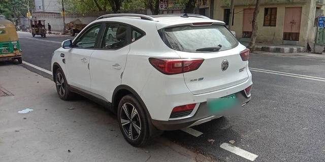 https://images10.gaadi.com/usedcar_image/3415161/original/VCC_1721421_327_1680414215_bfd9bc7b-ad3b-4b7b-b97f-edf70e0c4f4a_f67ab747-4903-4e2a-a4cf-2a4ebe9ecb95.jpg?imwidth=6401
