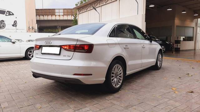 https://images10.gaadi.com/usedcar_image/3418412/original/usedcar_1_7__10151680852688_1680852765_1a4800b5-e0b9-42de-a507-726db19b0d26_fc842200-afbd-4a54-9df3-ea0eafbaff72.jpeg?imwidth=6401