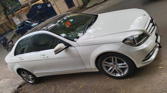 https://images10.gaadi.com/usedcar_image/3421359/original/img2748902__used_car_2748902_1697451033.jpg?imwidth=6402
