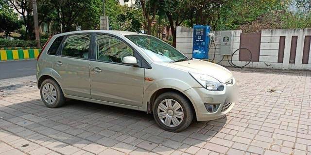 https://images10.gaadi.com/usedcar_image/3427392/original/VCC_1725223_334_1681381651_7db78a30-f637-4889-a46f-2d1c6a0cc1dd_eb853048-8ff5-4a30-8bf5-501c1c115f98.jpg?imwidth=6401